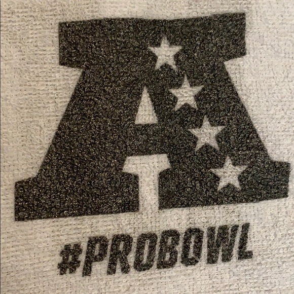NFL Pro Bowl Towel - SUPER RARE - Picture 6 of 6